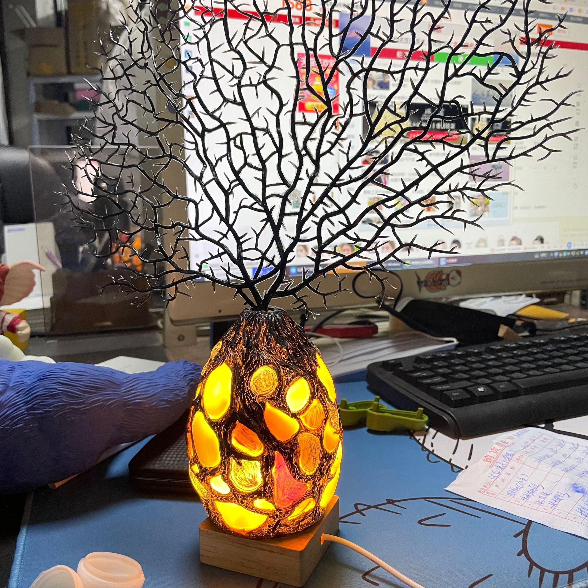 Ancient Tree Metal Sculpture Lamp